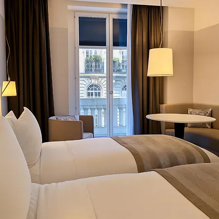 Sofitel Arc De Triomphe 5*