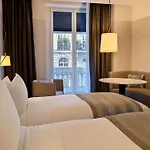 Sofitel Arc De Triomphe 5*