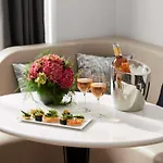 Sofitel Arc De Triomphe Szálloda 5*