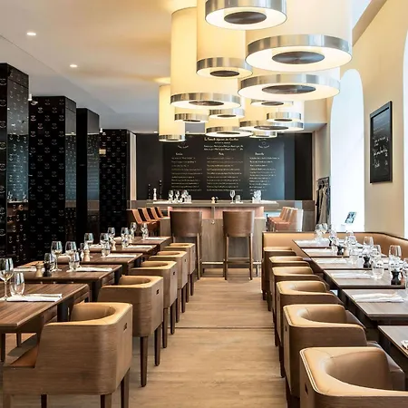 Hotell Sofitel Arc De Triomphe 5*