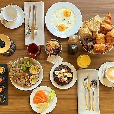 Sofitel Arc De Triomphe Otel 5*