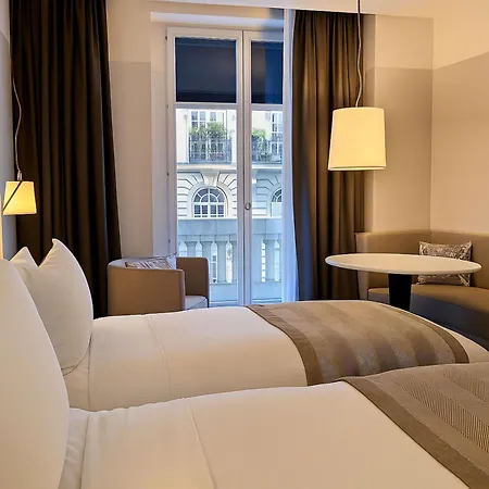 Sofitel Arc De Triomphe 5*