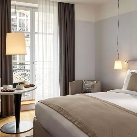 Sofitel Arc De Triomphe 5* פריז