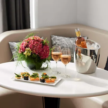 Sofitel Arc De Triomphe מלון 5*