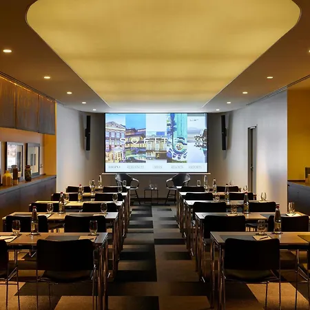 Sofitel Arc De Triomphe מלון