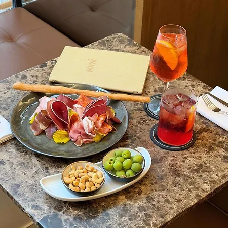 Sofitel Arc De Triomphe Hotel 5*