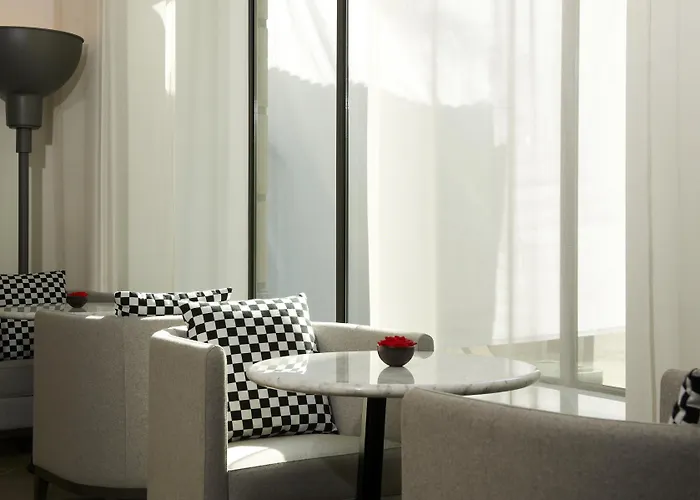 Sofitel Arc De Triomphe 5*