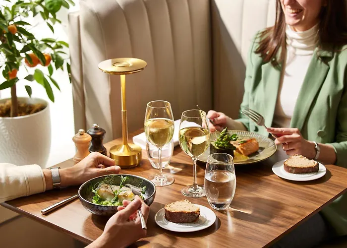 Sofitel Arc De Triomphe 5* Paříž