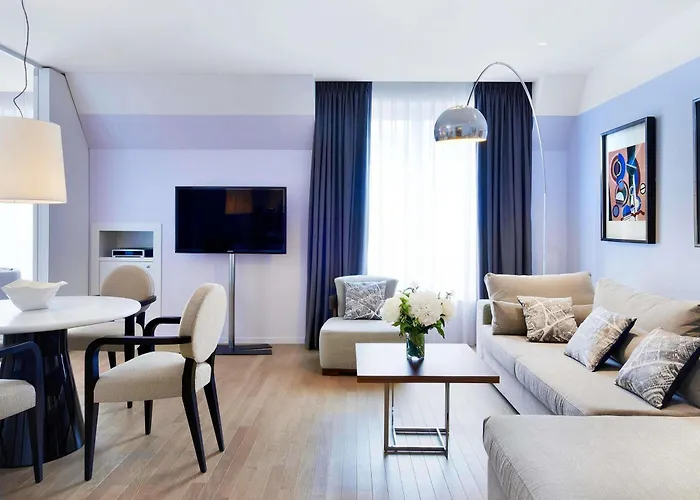 Sofitel Arc De Triomphe מלון