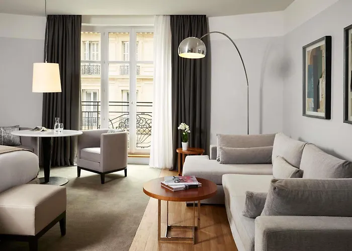 Sofitel Arc De Triomphe 5*