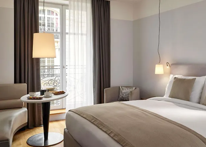 Sofitel Arc De Triomphe 5* פריז