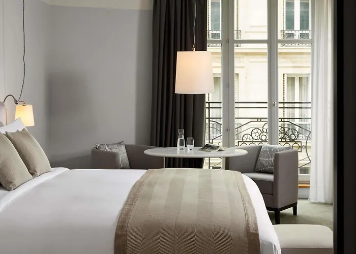 Sofitel Arc De Triomphe 5*