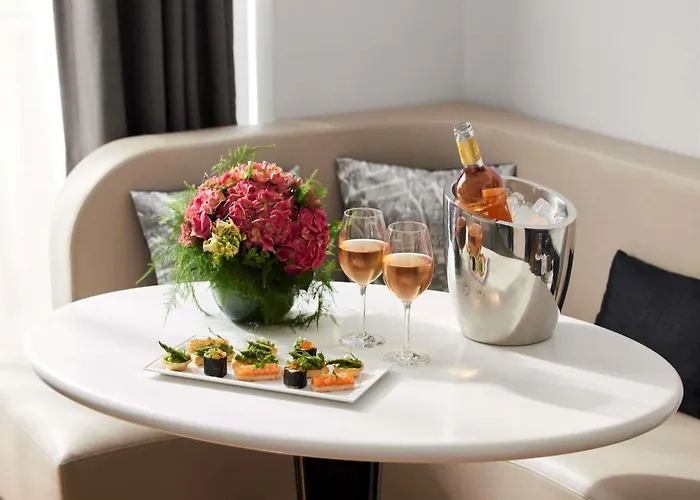 Sofitel Arc De Triomphe Hotel 5*