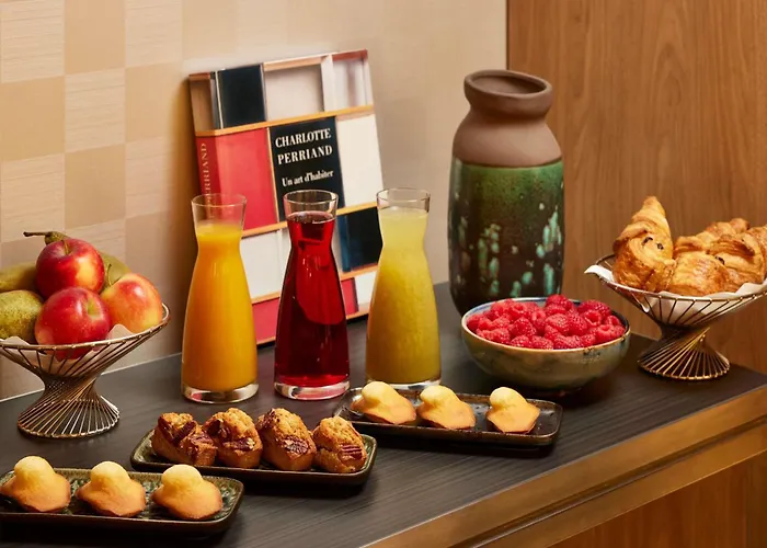 Sofitel Arc De Triomphe 5* פריז
