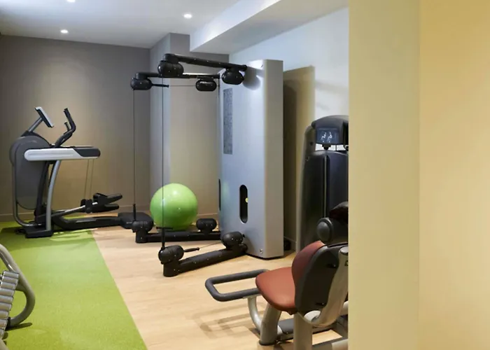 Sofitel Arc De Triomphe 5*