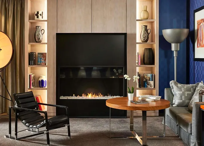 Sofitel Arc De Triomphe 5* פריז