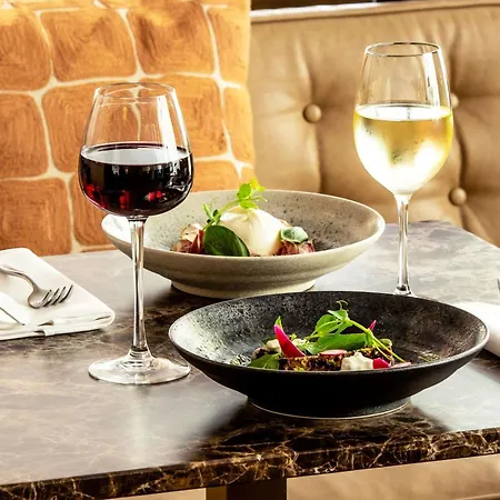 Sofitel Arc De Triomphe 5*