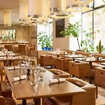 Sofitel Arc De Triomphe 5* פריז