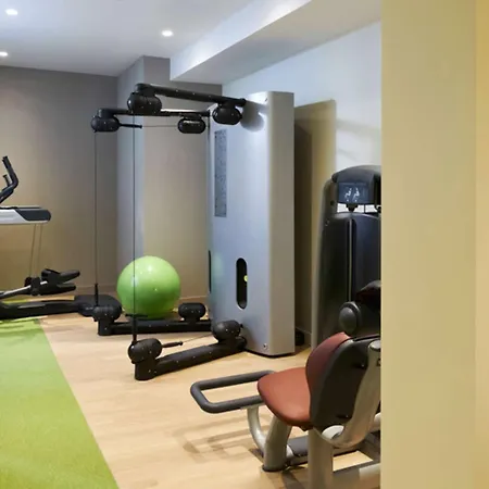 Otel Sofitel Arc De Triomphe 5*