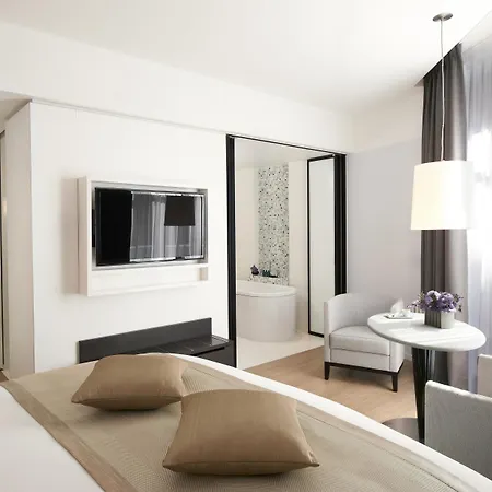 Hotel Sofitel Arc De Triomphe Parigi