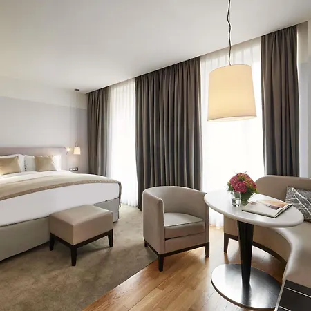 Sofitel Arc De Triomphe Hotel 5*