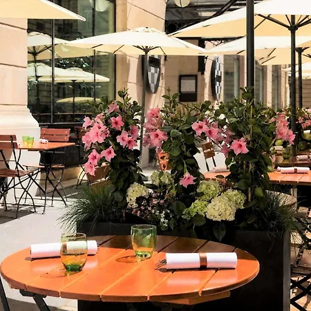 Hotel Sofitel Arc De Triomphe 5*